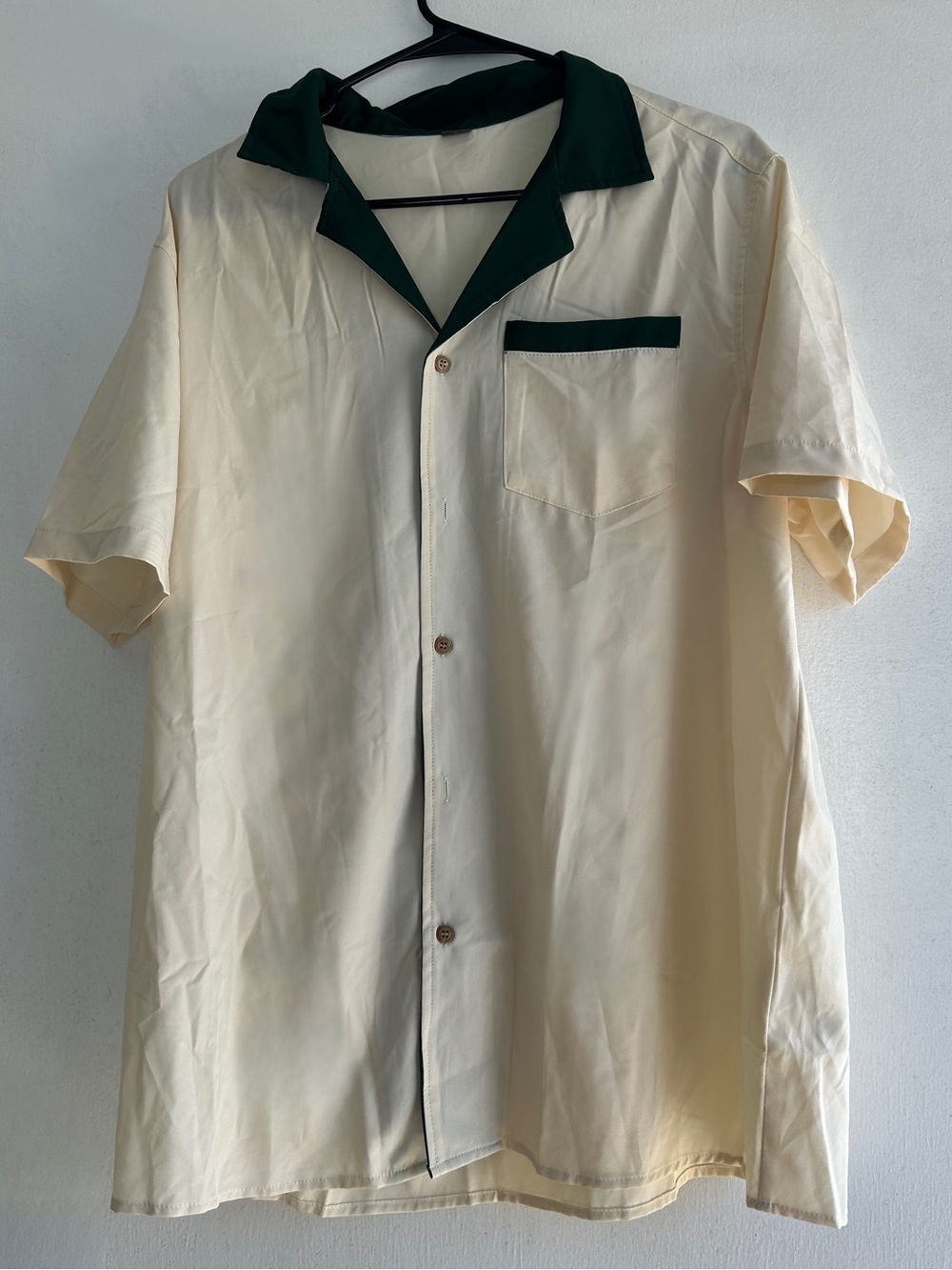 Cream Short-Sleeve Collar Shirt with Dark Green Trim - Size Large - Mens